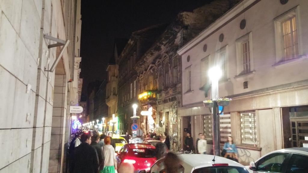 Sleepover City Center Apartment Будапеща Екстериор снимка